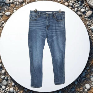 Amazon Essentials Athletic Fit Faded Cotton w Elastane Blue Jeans Men 36x32